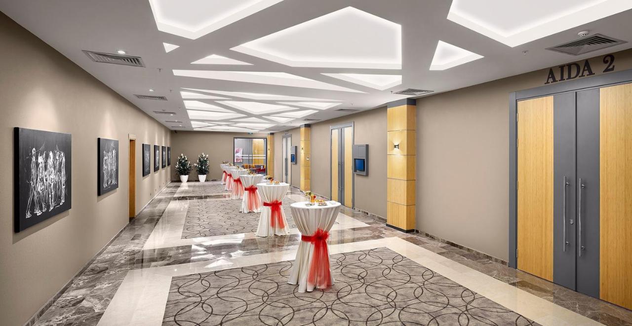 Ramada Plaza By Wyndham Eskisehir Exterior photo