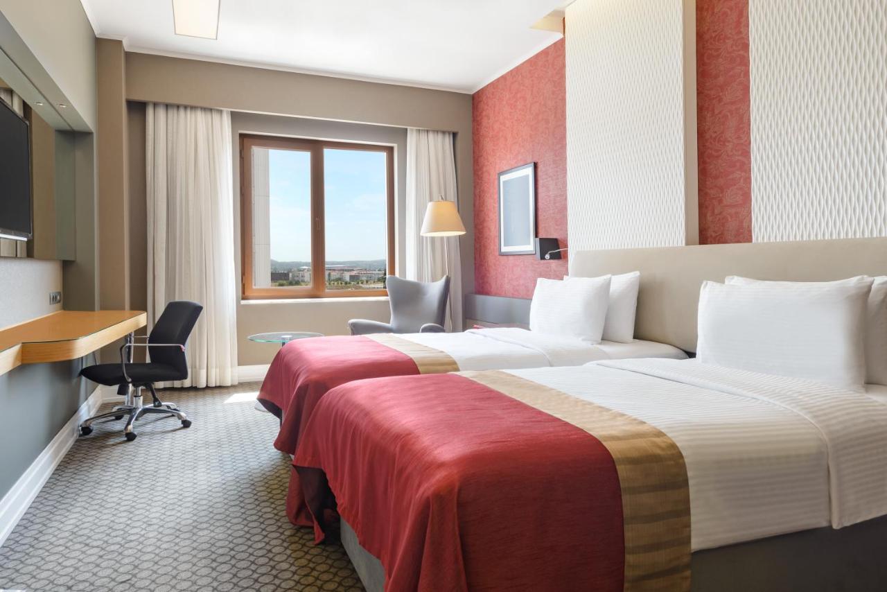 Ramada Plaza By Wyndham Eskisehir Exterior photo
