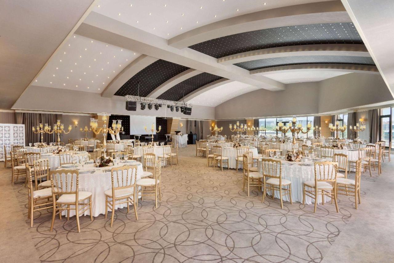 Ramada Plaza By Wyndham Eskisehir Exterior photo