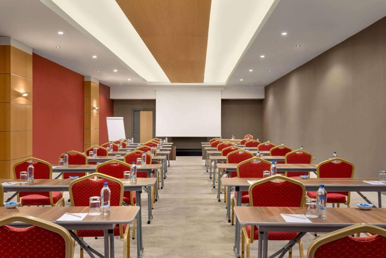Ramada Plaza By Wyndham Eskisehir Exterior photo