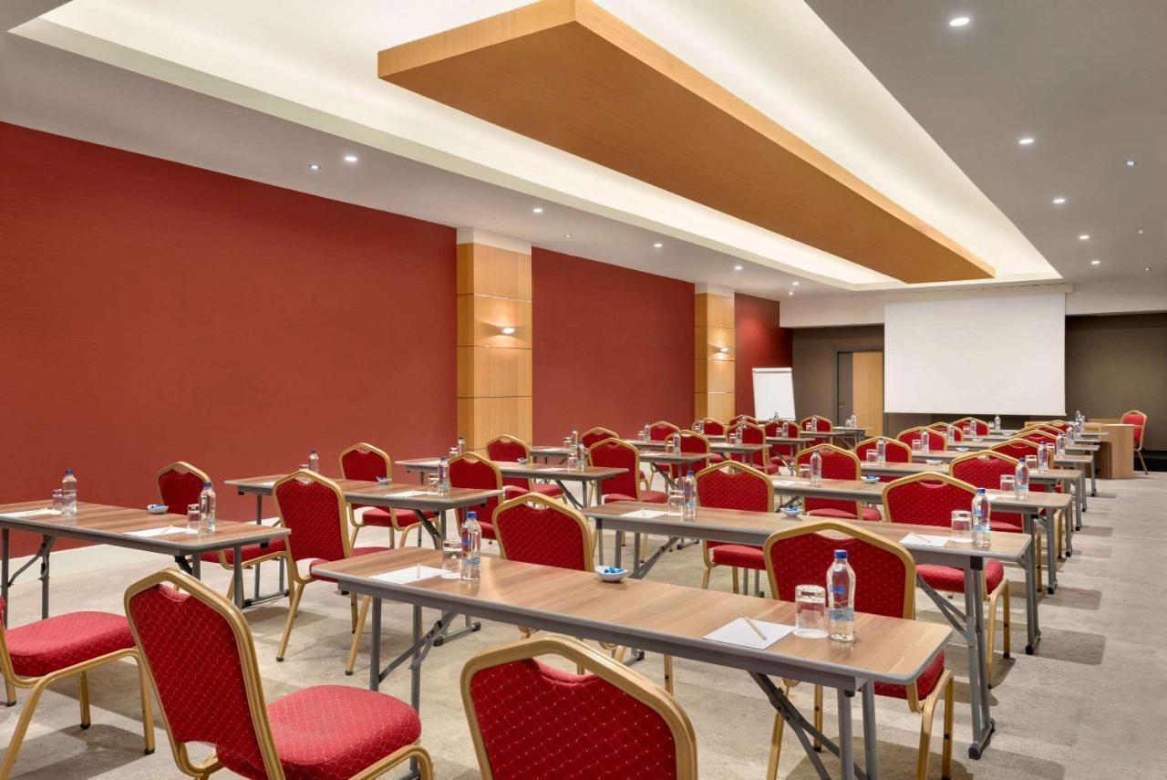 Ramada Plaza By Wyndham Eskisehir Exterior photo