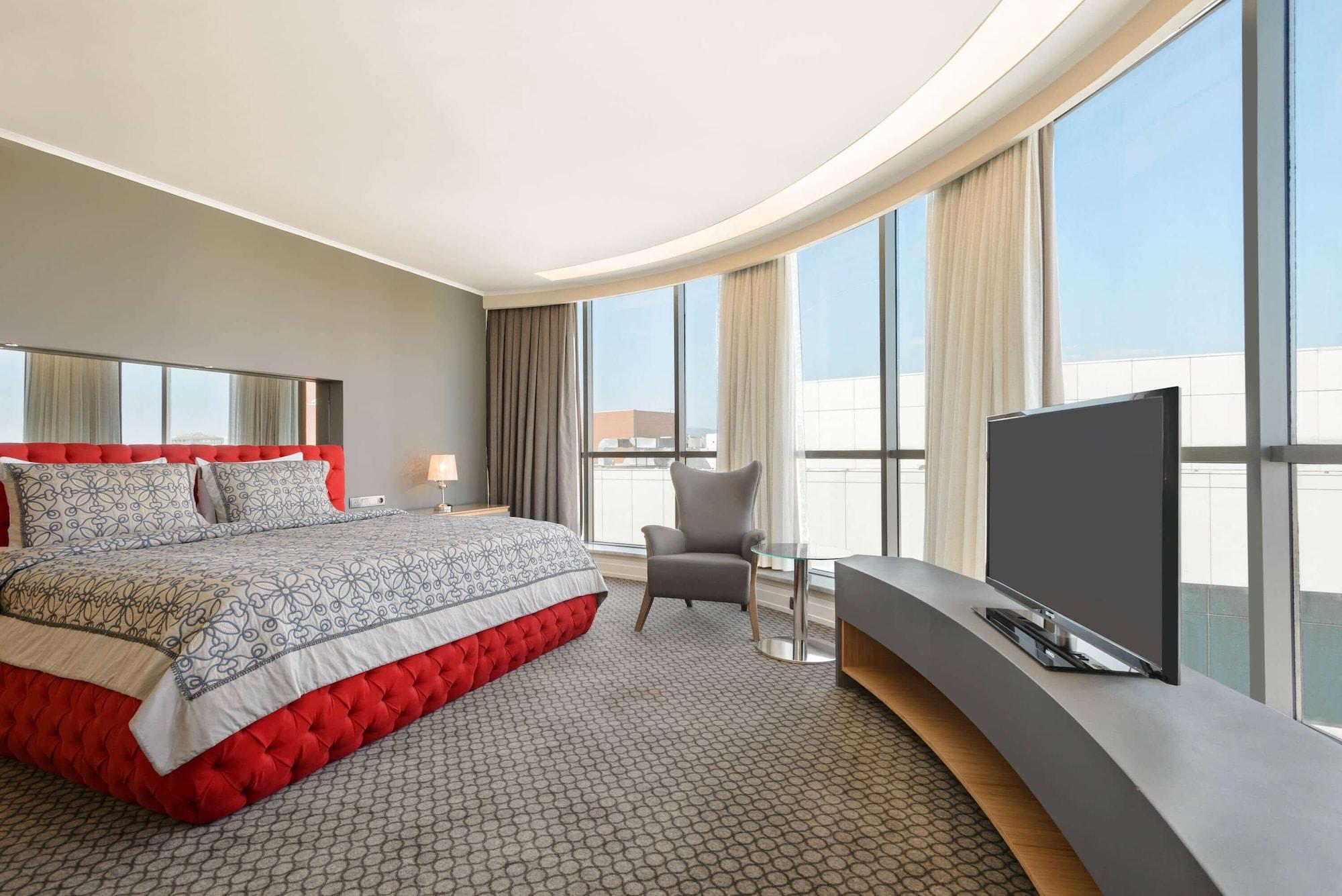 Ramada Plaza By Wyndham Eskisehir Exterior photo