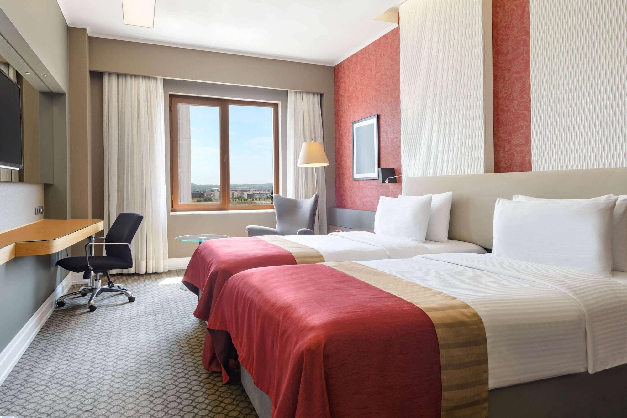 Ramada Plaza By Wyndham Eskisehir Exterior photo